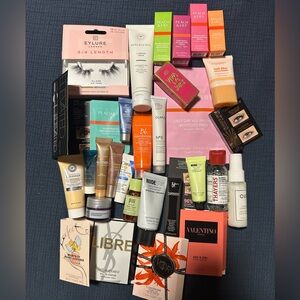 31 pieces ULTA samples Peach & Lily, it, Nudestix